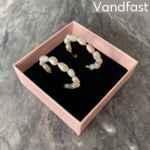 ANNEBRAUNER Big Freshwater Pearl Hoops