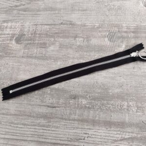 Lynlås YKK Med Ring 4mm - Sort (25CM)